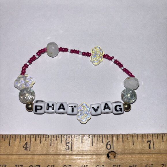 Multicolor “Phat V*g” Bracelet Adult Humor Beaded Handmade Naughty Accessories - Picture 1 of 4